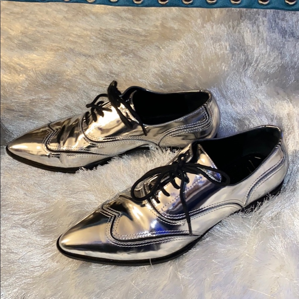 Shoes - Picture 2 of 4